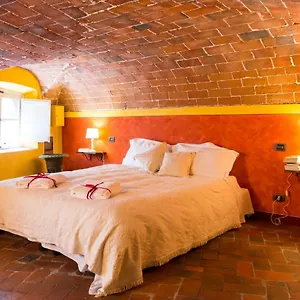 The Mezzanine Within The Walls Appartamento